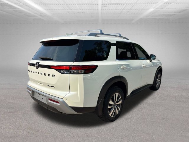Used 2022 Nissan Pathfinder SL w/ SL Black Package AWD/4WD image 7