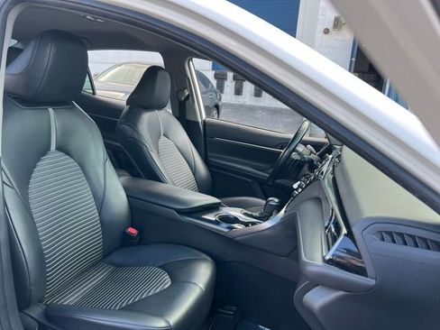 Used 2020 Toyota Camry SE image 27
