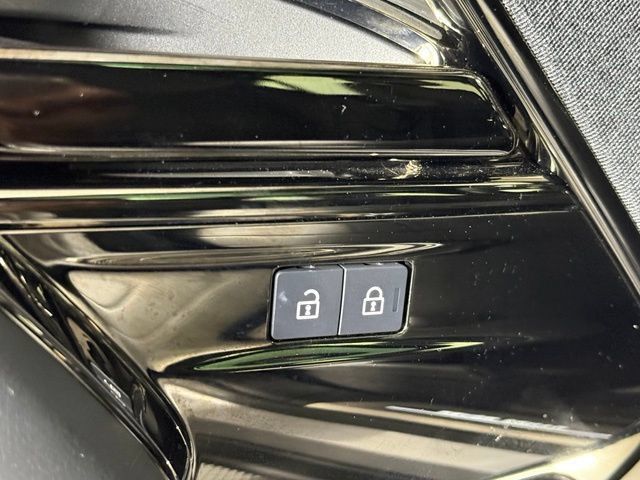 Used 2025 Land Rover Range Rover Sport Dynamic SE AWD/4WD image 23