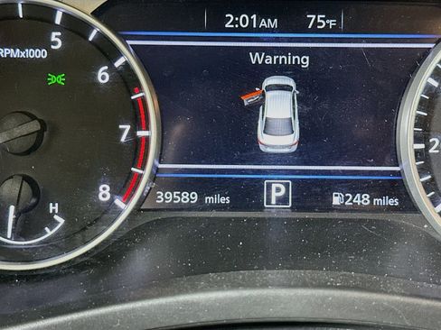 Used 2024 Nissan Sentra SV FWD image 19