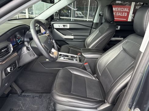 Used 2022 Ford Explorer Limited w/ Equipment Group 301A AWD/4WD image 15