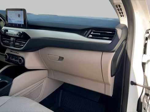 Certified 2022 Ford Escape SEL w/ Technology Package FWD image 17