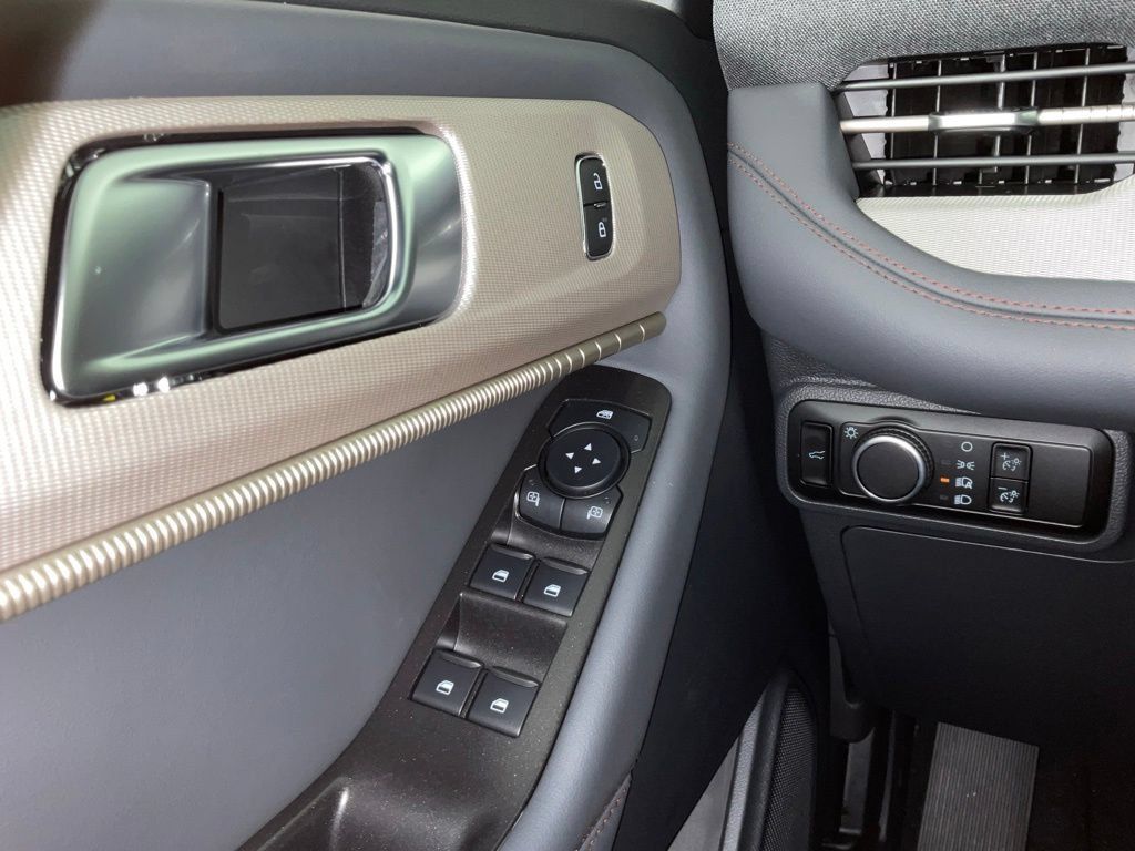 New 2027 Ford Explorer Active RWD image 21