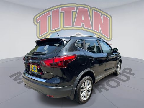 Used 2018 Nissan Rogue Sport SV w/ SV Technology Package AWD/4WD image 3