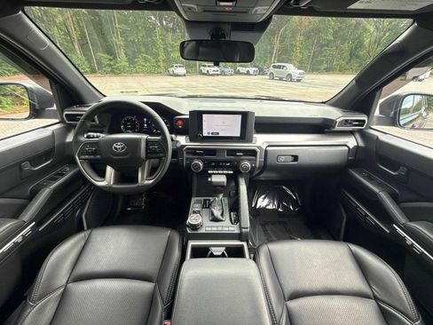 Used 2025 Toyota 4Runner TRD Off-Road AWD/4WD image 13