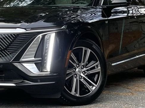Used 2024 Cadillac Lyriq Luxury image 3