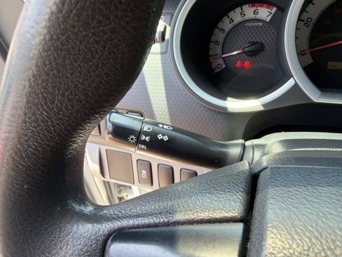 Used 2014 Toyota Tacoma 2WD Regular Cab image 26
