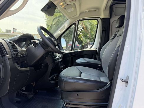 Used 2025 RAM ProMaster 2500 w/ Convenience Group FWD image 15