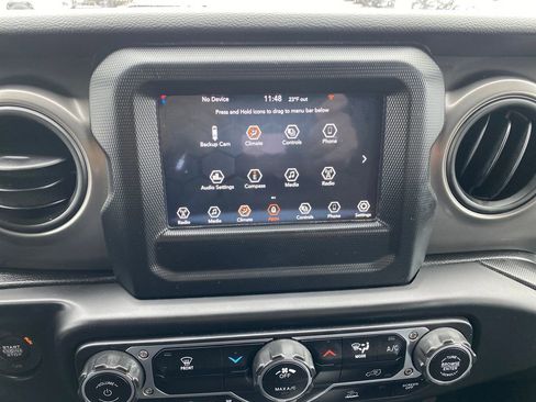 Used 2023 Jeep Wrangler Sport image 19