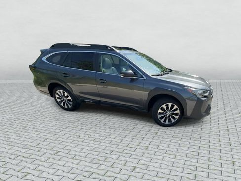 Used 2024 Subaru Outback Limited AWD/4WD image 9