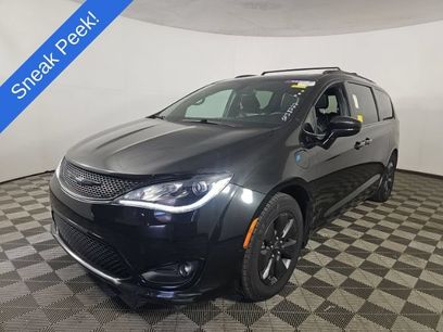 Used 2020 Chrysler Pacifica Touring-L w/ S Appearance Package