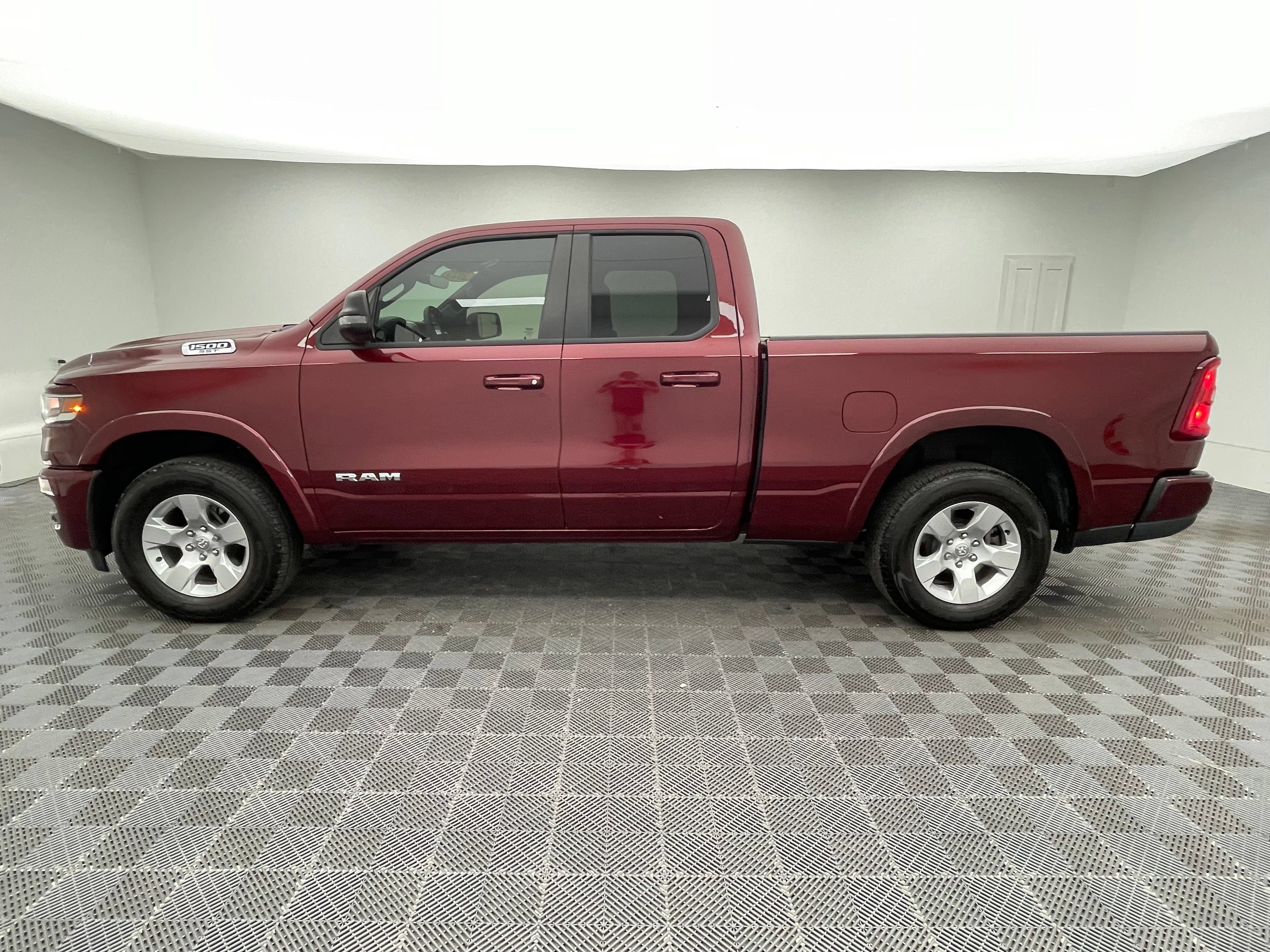 Used 2025 RAM 1500 Big Horn AWD/4WD image 11
