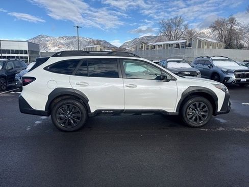 Used 2023 Subaru Outback Onyx Edition image 2