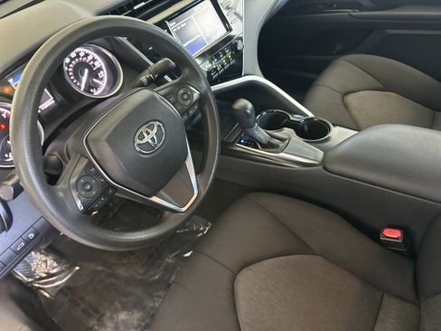 Used 2018 Toyota Camry LE FWD image 10
