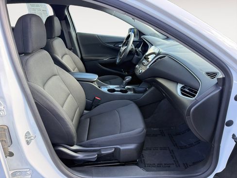 Used 2024 Chevrolet Malibu LT image 19