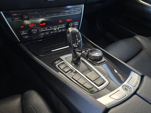 Used 2016 BMW 550i Gran Turismo xDrive AWD/4WD image 28