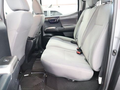 Used 2017 Toyota Tacoma SR5 w/ Tow Package RWD image 37
