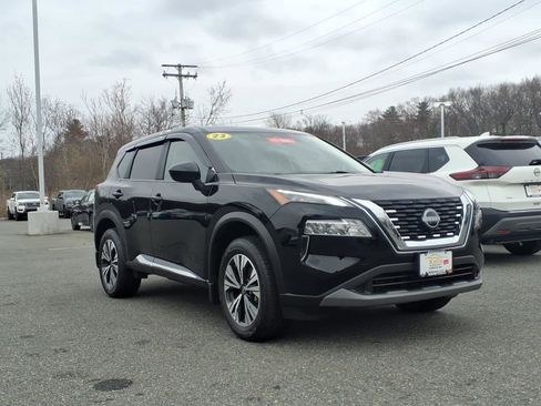 Certified 2023 Nissan Rogue SV image 3