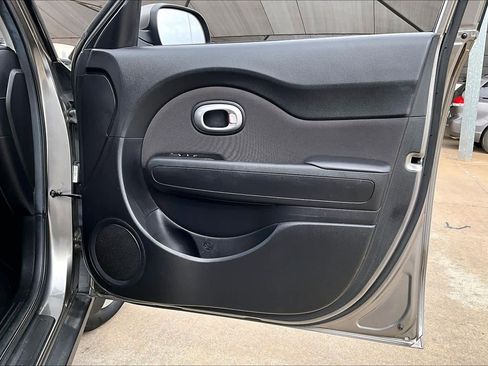 Used 2019 Kia Soul image 24