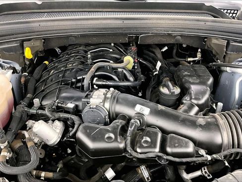 Used 2023 Jeep Grand Cherokee L Limited w/ Luxury Tech Group II RWD image 12