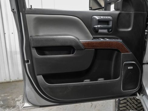 Used 2019 GMC Sierra 3500 SLT w/ Duramax Plus Package AWD/4WD image 35