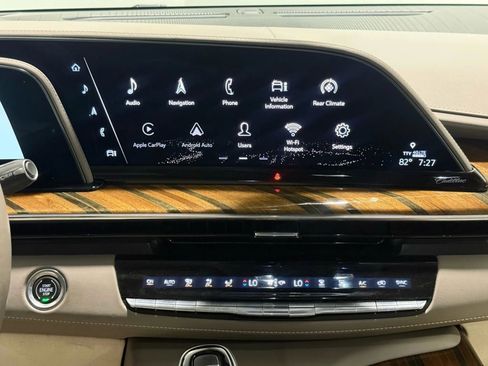 Used 2021 Cadillac Escalade Premium Luxury Platinum image 19