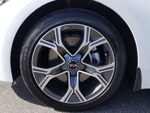 Used 2021 Kia Stinger GT-Line w/ Sun & Sound Package RWD image 11
