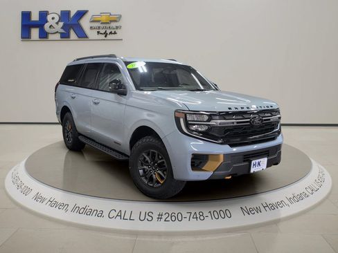 Used 2025 Ford Expedition Tremor AWD/4WD image 1