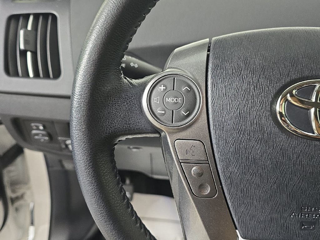 Used 2015 Toyota Prius Persona Series FWD image 13