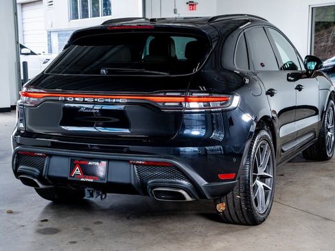 Used 2023 Porsche Macan image 6