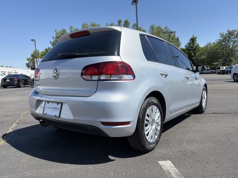 Used 2013 Volkswagen Golf 4-Door FWD image 5