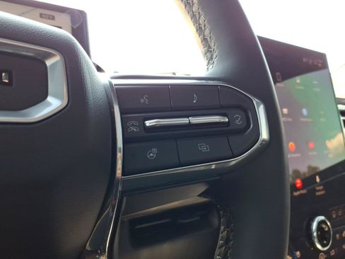 Used 2025 GMC Sierra EV Denali AWD/4WD image 27