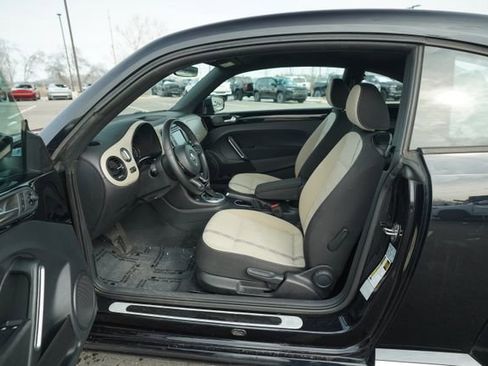 Used 2018 Volkswagen Beetle 2.0T Coast image 13