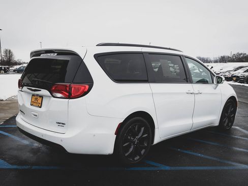 Used 2019 Chrysler Pacifica Limited w/ Advanced Safetytec Group image 38