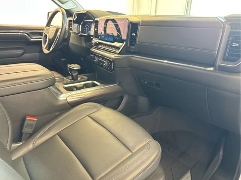 Certified 2024 Chevrolet Silverado 1500 LTZ w/ Technology Package image 32