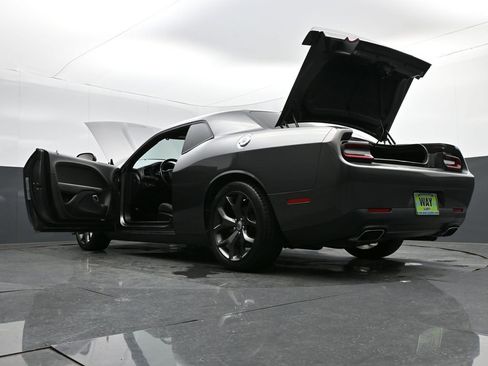 Used 2019 Dodge Challenger R/T image 32