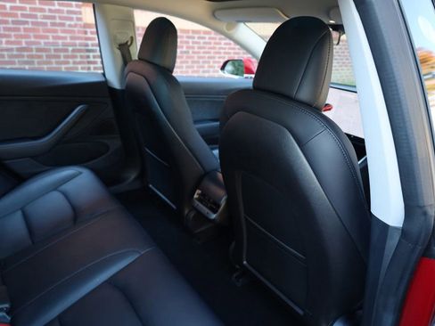 Used 2018 Tesla Model 3 Long Range image 23