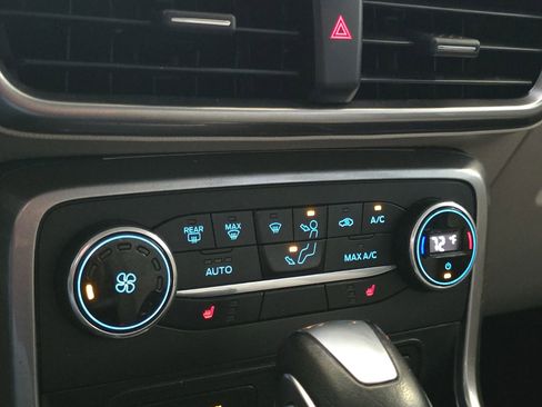 Used 2021 Ford EcoSport SE w/ SE Convenience Package FWD image 18