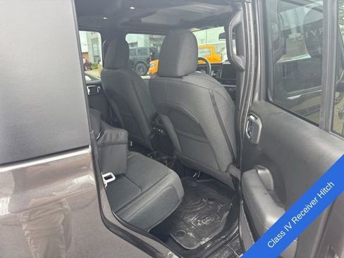 Used 2026 Jeep Gladiator Sport AWD/4WD image 14