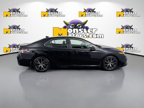 Used 2024 Toyota Camry XLE FWD image 4