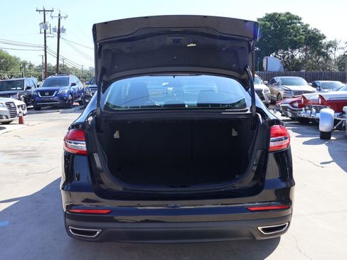 Used 2019 Ford Fusion SE AWD/4WD image 16