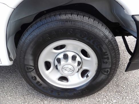 Used 2018 Chevrolet Express 2500 w/ Driver Convenience Package RWD image 48