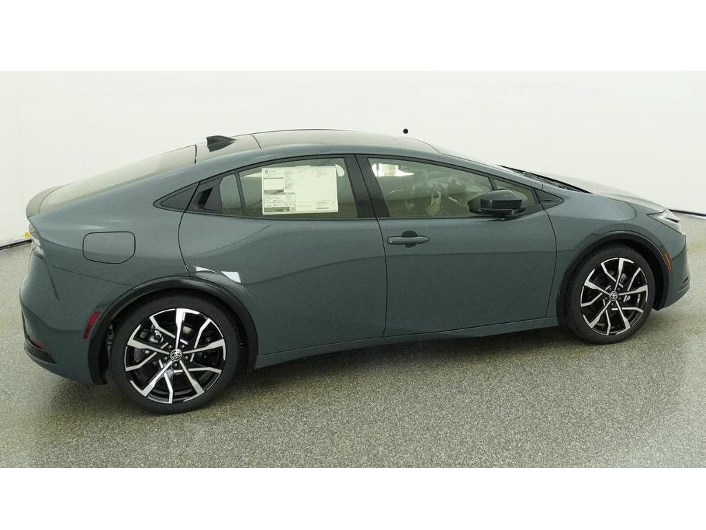 New 2026 Toyota Prius Plug-In Hybrid FWD image 10