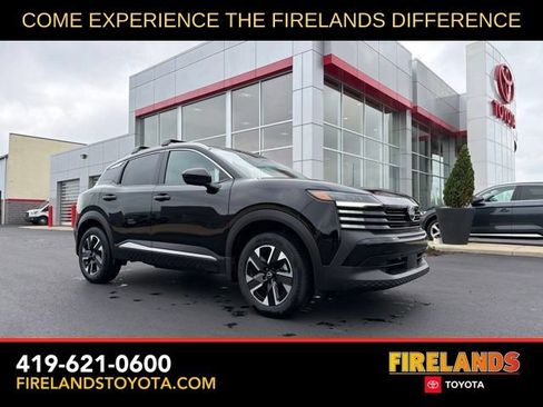 Used 2026 Nissan Kicks SV w/ Cold Weather Package AWD/4WD image 1