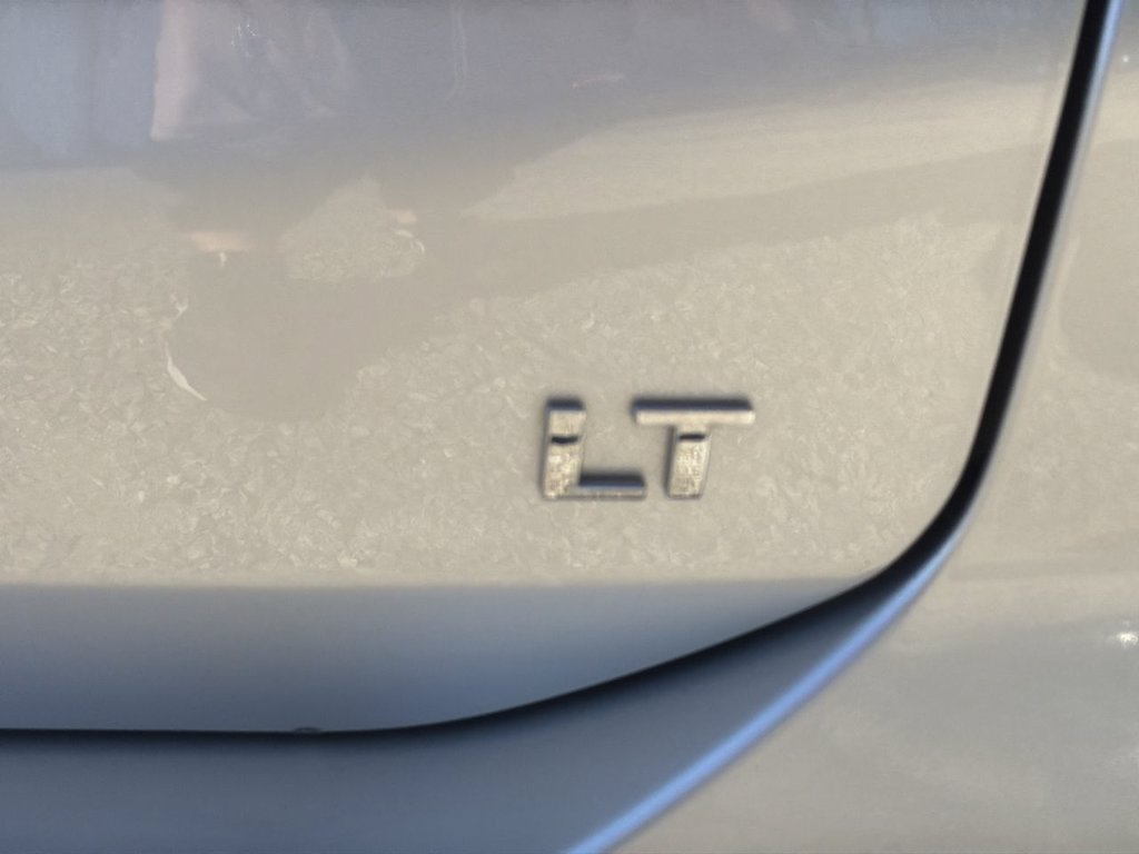 Used 2018 Chevrolet Equinox LT w/ Sun & Infotainment Package FWD image 32
