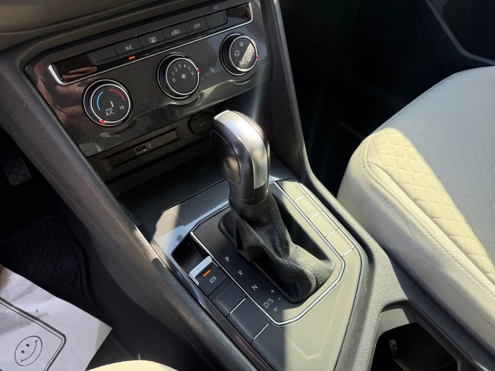 Used 2019 Volkswagen Tiguan S FWD image 24