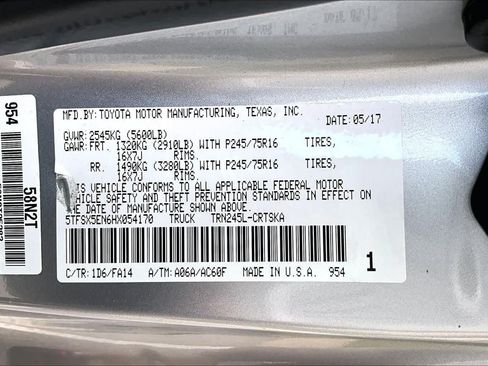 Used 2017 Toyota Tacoma SR AWD/4WD image 37