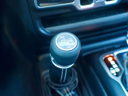 Used 2018 Jeep Wrangler Unlimited Sahara image 30