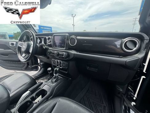 Used 2021 Jeep Wrangler Unlimited Sahara AWD/4WD image 34