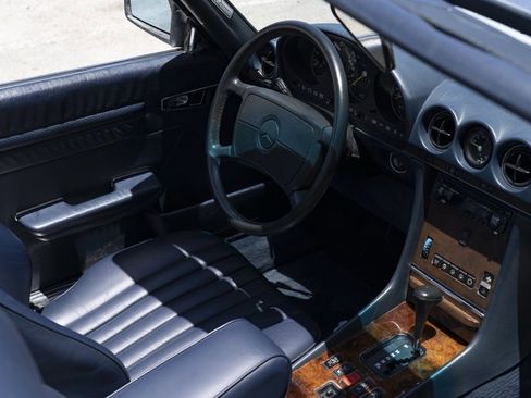 Used 1988 Mercedes-Benz 560 SL image 17